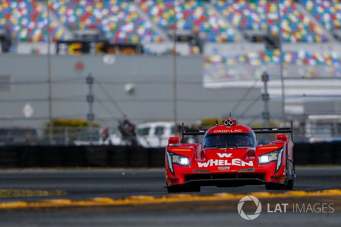 45º #31 Action Express Racing Cadillac: Stuart Middleton (DPi)