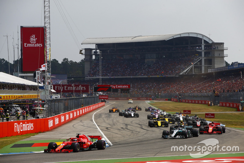 Partenza: Sebastian Vettel, Ferrari SF71H, precede Valtteri Bottas, Mercedes AMG F1 W09, Kimi Raikkonen, Ferrari SF71H, Max Verstappen, Red Bull Racing RB14