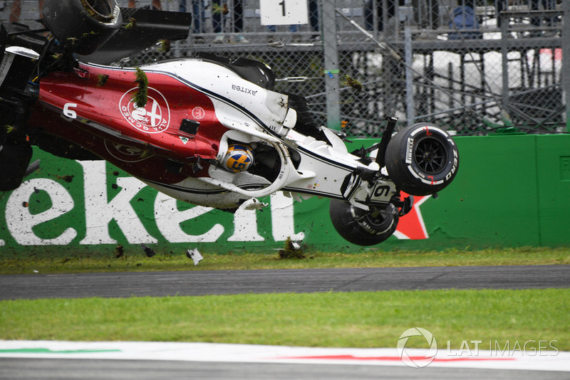Marcus Ericsson enfrentou problemas na asa móvel de seu Sauber