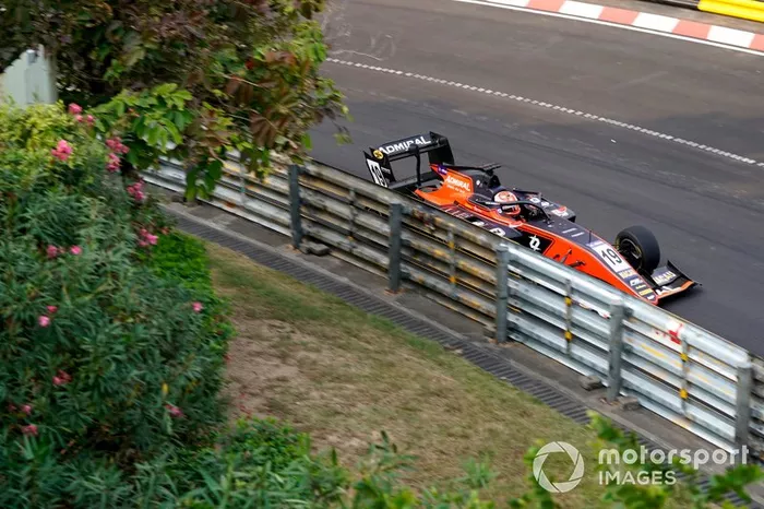 #19 Lukas Dunner, MP Motorsport