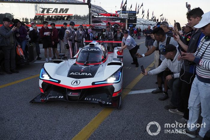 #7 Acura Team Penske Acura DPi: Ricky Taylor, Helio Castroneves, Alexander Rossi