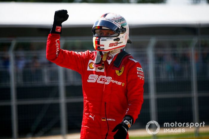 Ganador de la pole Sebastian Vettel, Ferrari celebra en Parc Ferme 