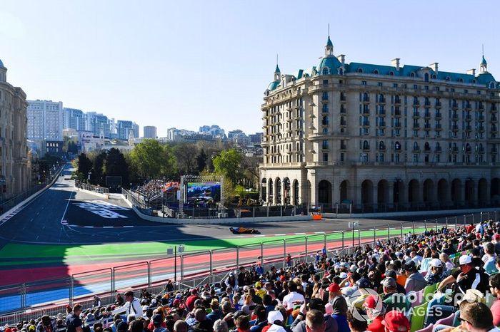Carlos Sainz Jr., McLaren MCL34