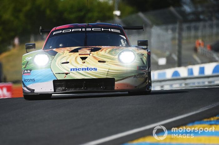 #56 Team Project 1 Porsche 911 RSR: Jörg Bergmeister, Patrick Lindsey, Egidio Perfetti, Nick Yelloly