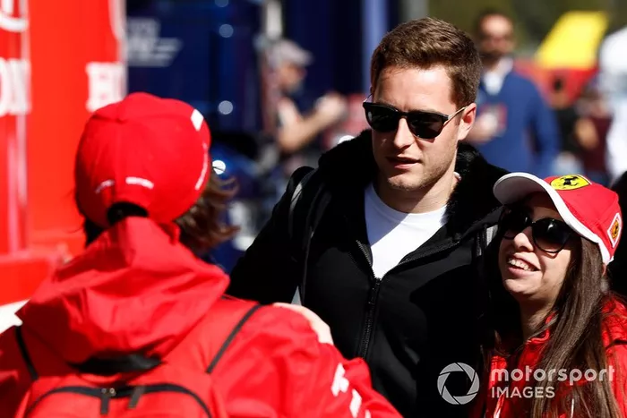 Stoffel Vandoorne con un fan