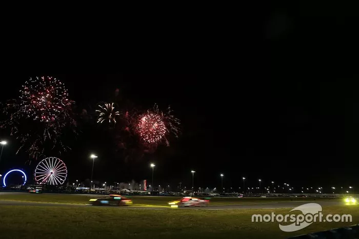 Acción y fuegos artificiales 