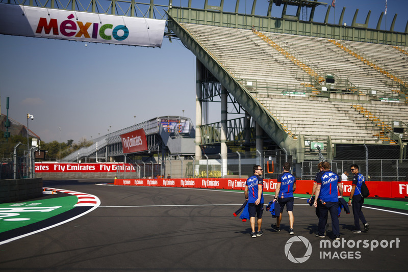 Brendon Hartley, Toro Rosso, fait une reconnaissance de la piste