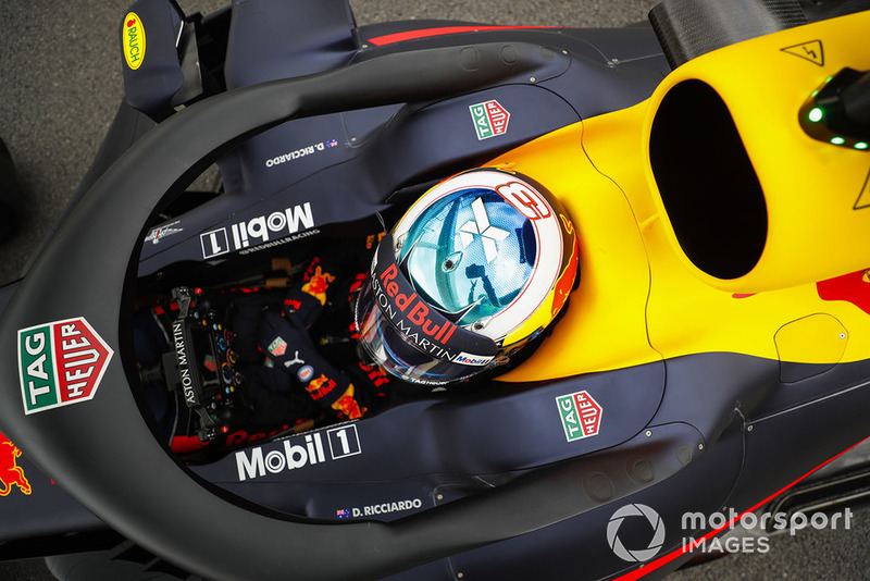 Daniel Ricciardo, Red Bull Racing, waits at the end of the pit lane