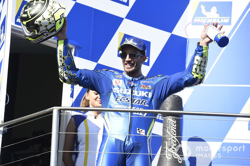 Podio: il secondo classificato Andrea Iannone, Team Suzuki MotoGP