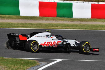 Kevin Magnussen, Haas F1 Team VF-18, victime d'une crevaison