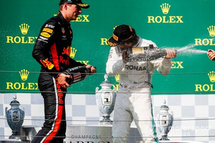 Podio: segundo lugar Max Verstappen, Red Bull Racing, ganador de la carrera Lewis Hamilton, Mercedes AMG F1