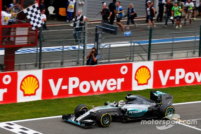 2015: Mercedes AMG F1 W06