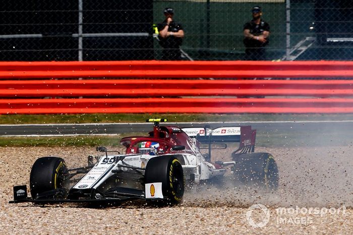 Antonio Giovinazzi, Alfa Romeo Racing C38 en la grava 