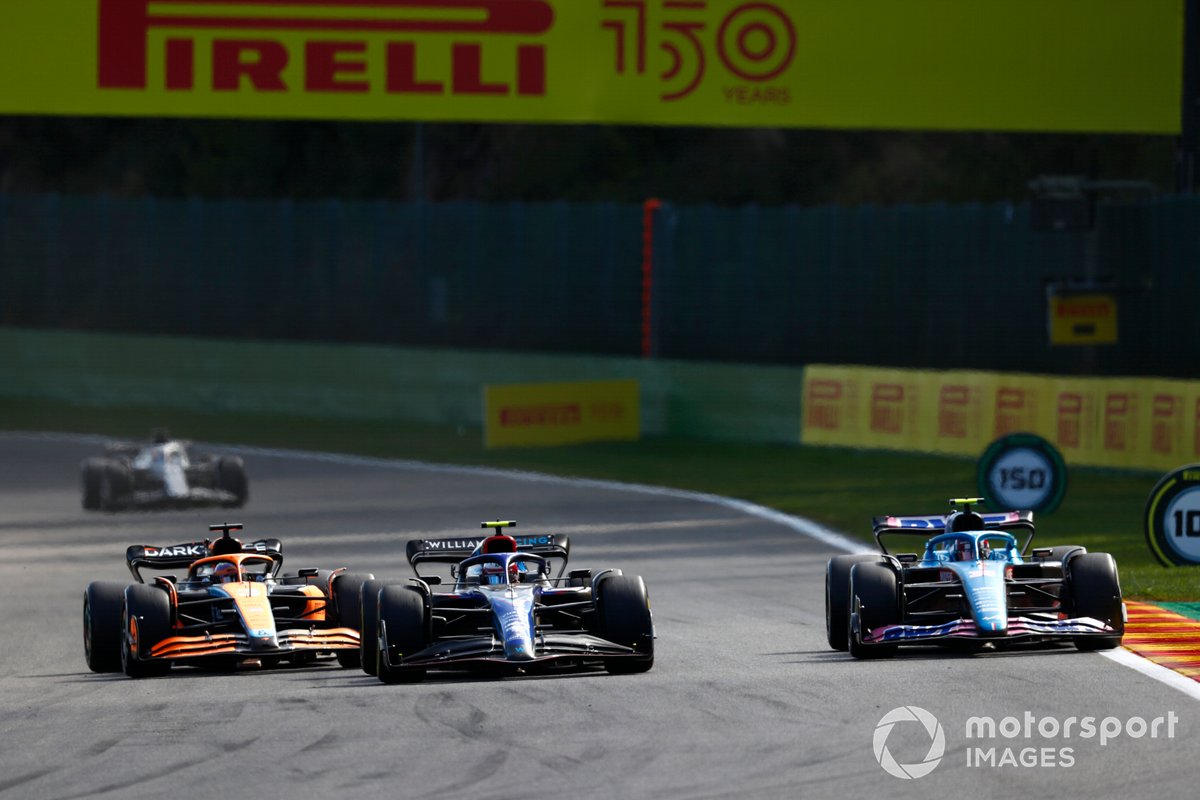 Esteban Ocon double Daniel Ricciardo et Nicholas Latifi lors du GP de Belgique