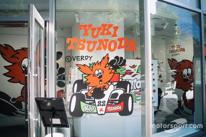 角田裕毅が帰国し、東京・渋谷に登場！ 8月3日からVERDYとの