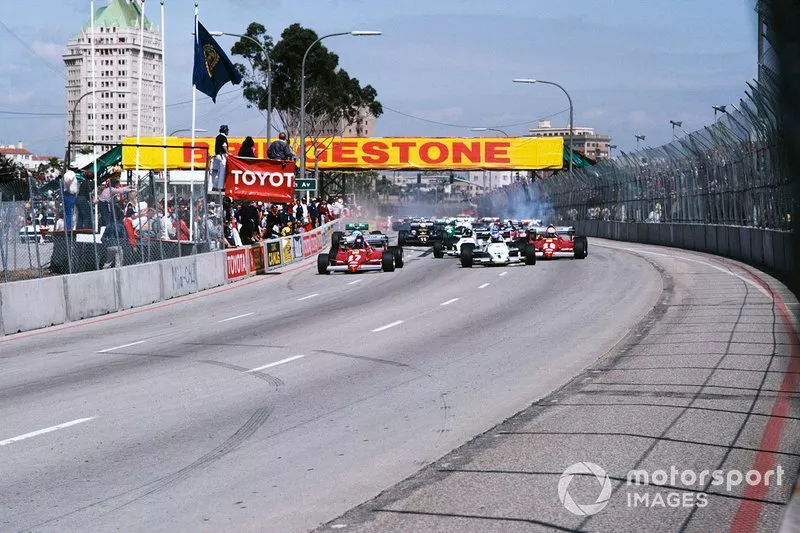 Patrick Tambay, Ferrari 126C2B, Keke Rosberg, Williams FW08C Ford, and René Arnoux, Ferrari 126C2B, lead at the start