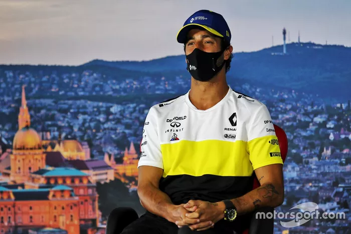 Daniel Ricciardo, Renault F1 en la conferencia de prensa