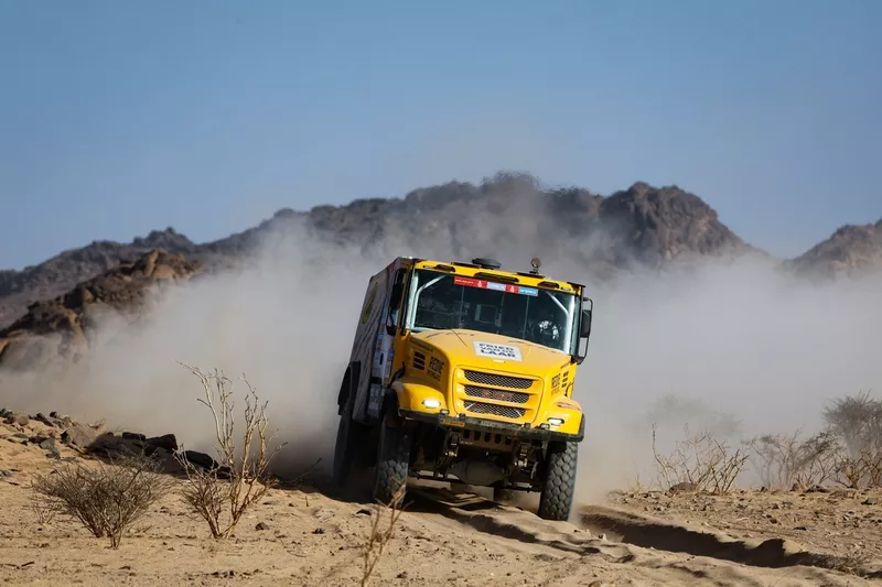 #613 Fries Van De Laar Racing Team De Rooy FPT Iveco: Anja Van Loon, Ben Van De Laar, Jan Van De Laar