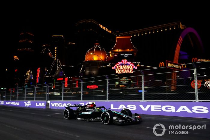 Lewis Hamilton, Mercedes F1 W15