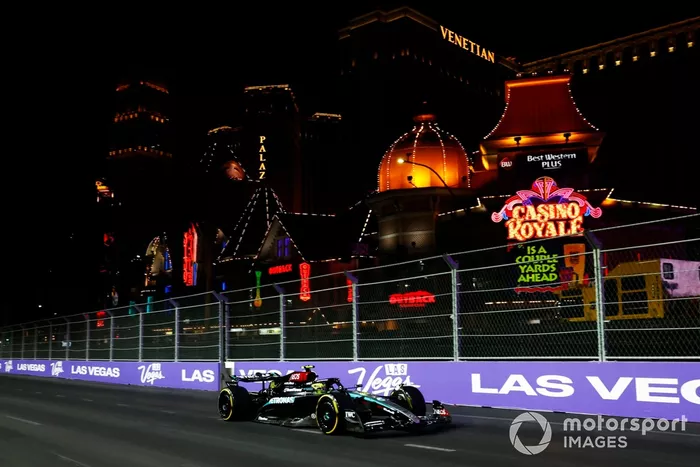 Lewis Hamilton, Mercedes F1 W15