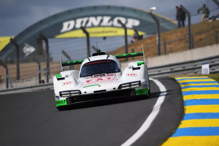 #99 Proton Competition Porsche 963: Neel Jani, Nicolas Pino, Nicolas Varrone