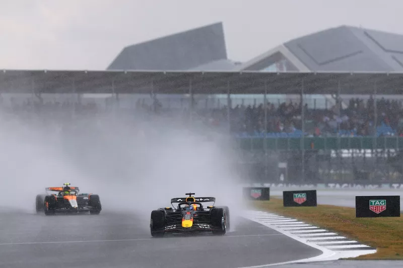 Lando Norris, McLaren, Max Verstappen, Red Bull Racing