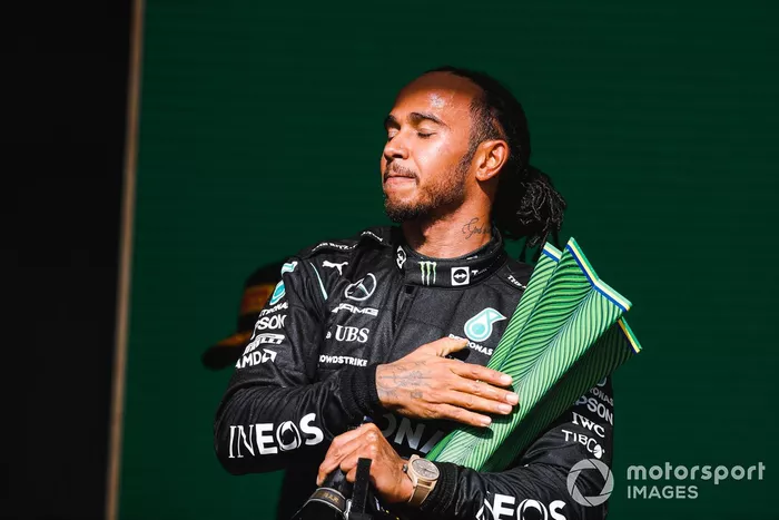 Podio: Ganador Lewis Hamilton, Mercedes