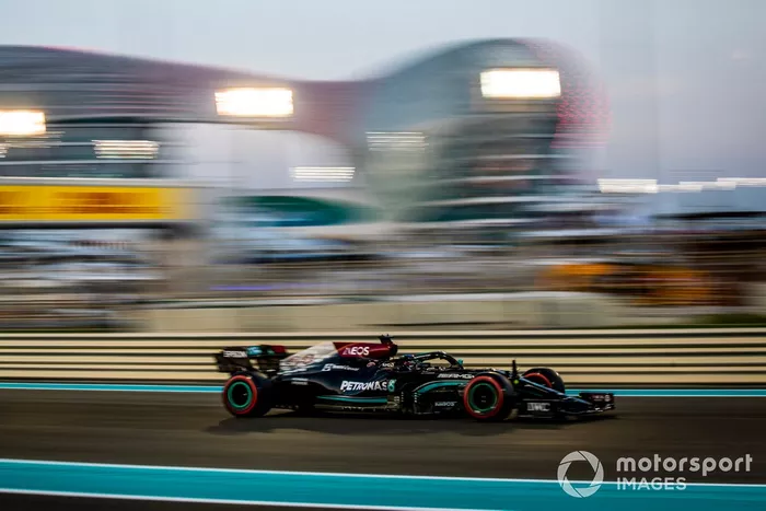Lewis Hamilton, Mercedes W12