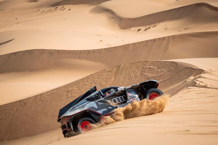 #200 Team Audi Sport Audi: Stéphane Peterhansel, Edouard Boulanger