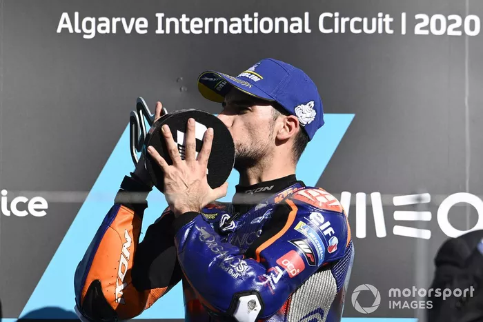 Podio: el ganador del GP de Portugal 2020, Miguel Oliveira, Red Bull KTM Tech 3