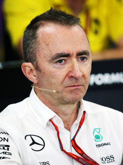 Paddy Lowe, Directeur Exécutif Mercedes AMG F1 lors de la conférence de presse