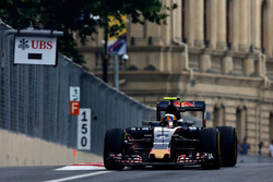 Карлос Сайнс-молодший, Scuderia Toro Rosso STR11