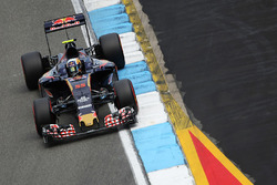 Карлос Сайнс мл., Scuderia Toro Rosso STR11