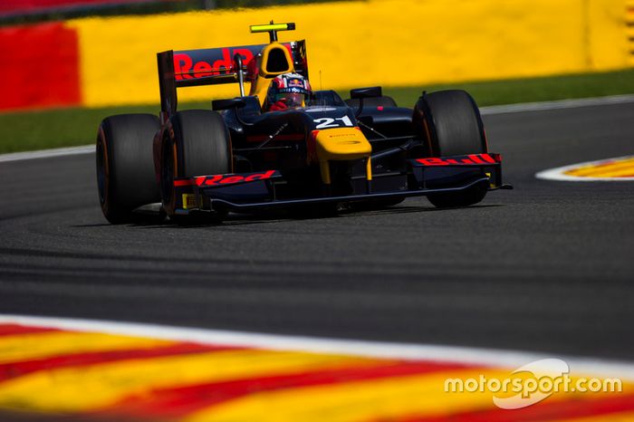 Pierre Gasly (foto) e Antonio Giovinazzi foram os grandes vencedores da GP2 no fim de semana em Spa-Francorchamps. Os dois pilotos comandam a categoria até agora, com vantagem para o francês na pontuação.