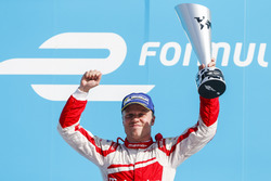 Race winner Felix Rosenqvist, Mahindra Racing