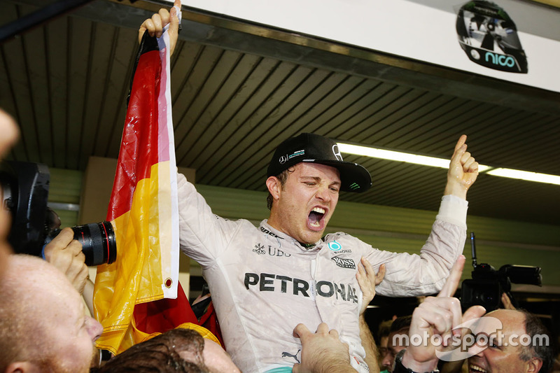 Nico Rosberg, Mercedes AMG F1 fête son premier titre de Champion du monde