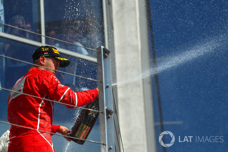 Podyum: Yarış galibi Sebastian Vettel, Ferrari