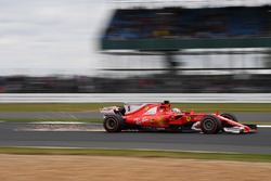 Себастьян Феттель, Ferrari SF70H, іскрить