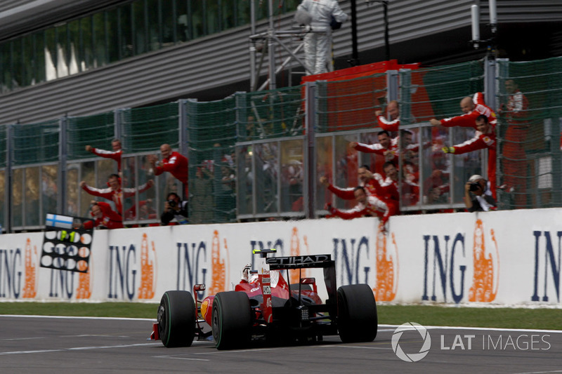 Race winner Kimi Raikkonen, Ferrari F60