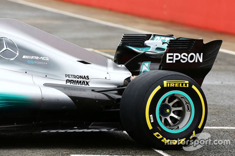 Заднє антикрило Mercedes AMG F1 W08