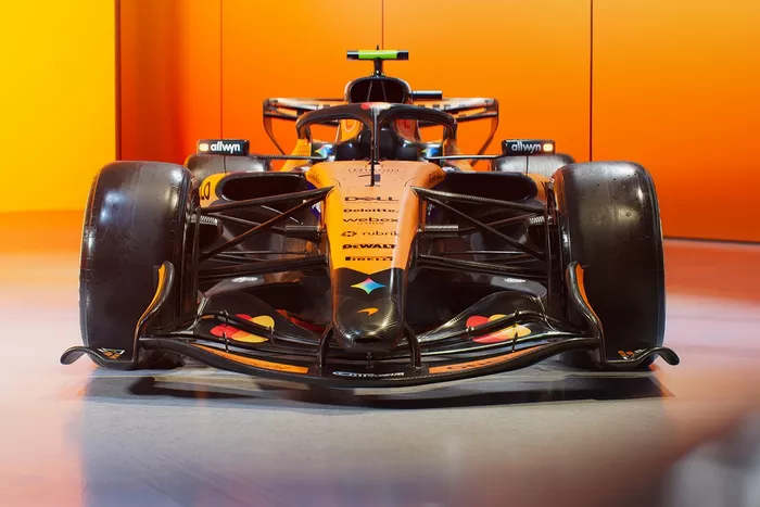 Barwy bolidu McLaren MCL40
