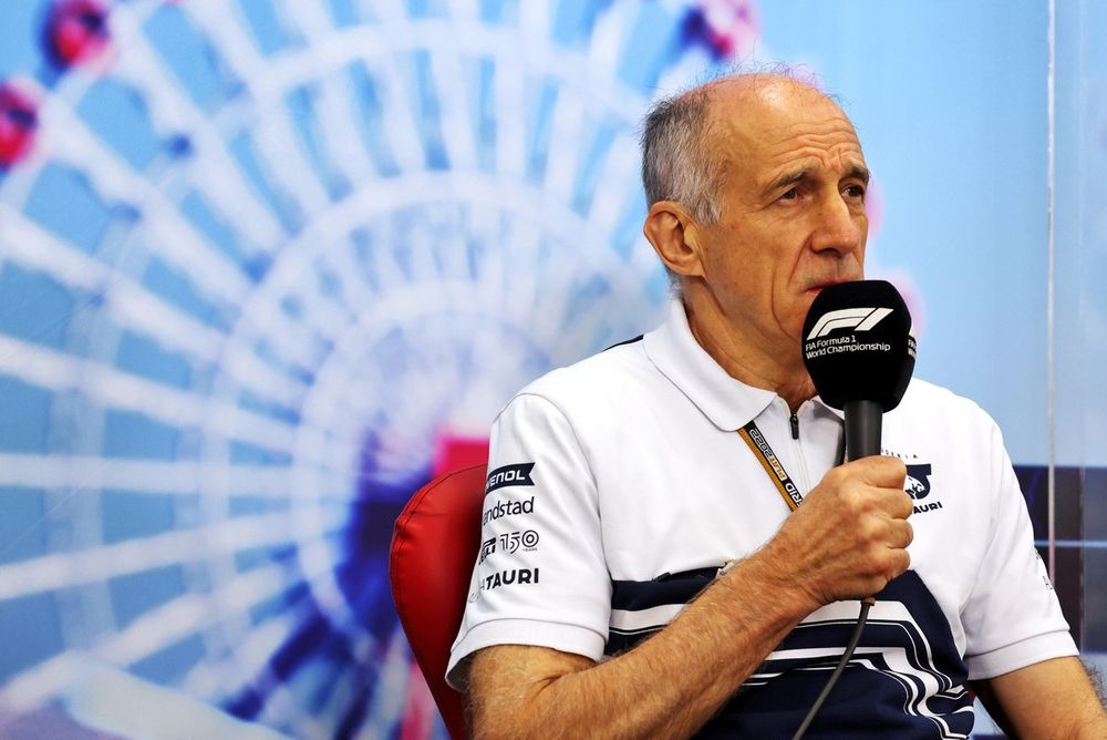 Franz Tost, Team Principal, Scuderia AlphaTauri, en la conferencia de prensa de los directores de equipo