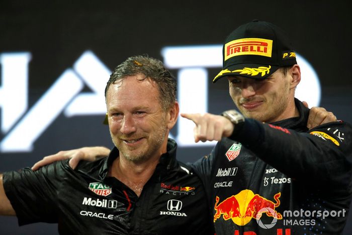 Podio: campeón de pilotos de 2021, Max Verstappen, Red Bull Racing,  Christian Horner, director del equipo, Red Bull Racing
