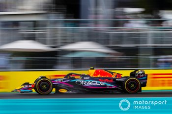 Checo Pérez: el neumático fue malo y Verstappen fue muy fuerte