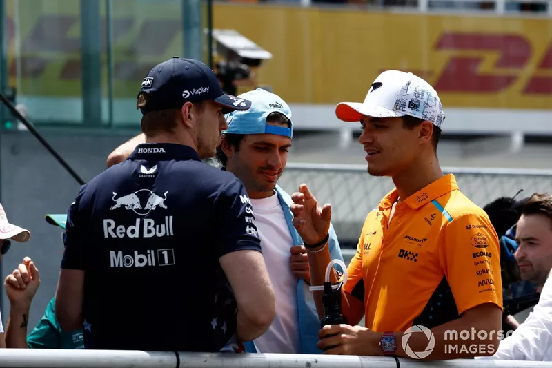 Max Verstappen, Red Bull Racing, Carlos Sainz, Scuderia Ferrari, Lando Norris, McLaren F1 Team, lors de la parade des pilotes. 