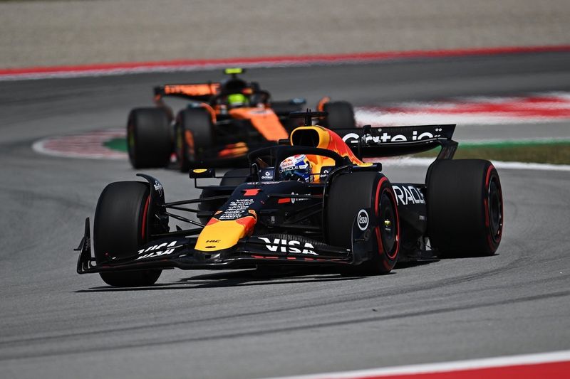 Lando Norris, McLaren, Max Verstappen, Red Bull Racing
