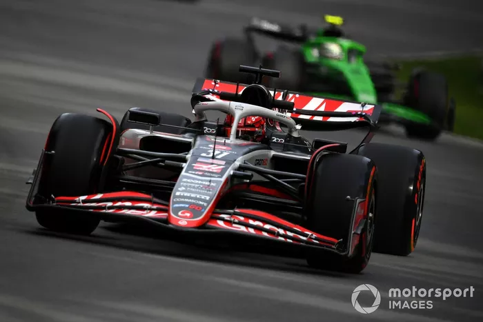 Esteban Ocon, Haas F1 Team, Gabriel Bortoleto, Sauber