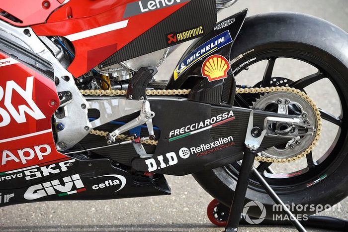 Detalle del basculante de Ducati