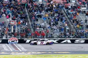 Race Winner Denny Hamlin, Joe Gibbs Racing, Toyota Camry FedEx Office