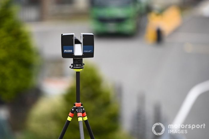 Una cámara de control en la pista